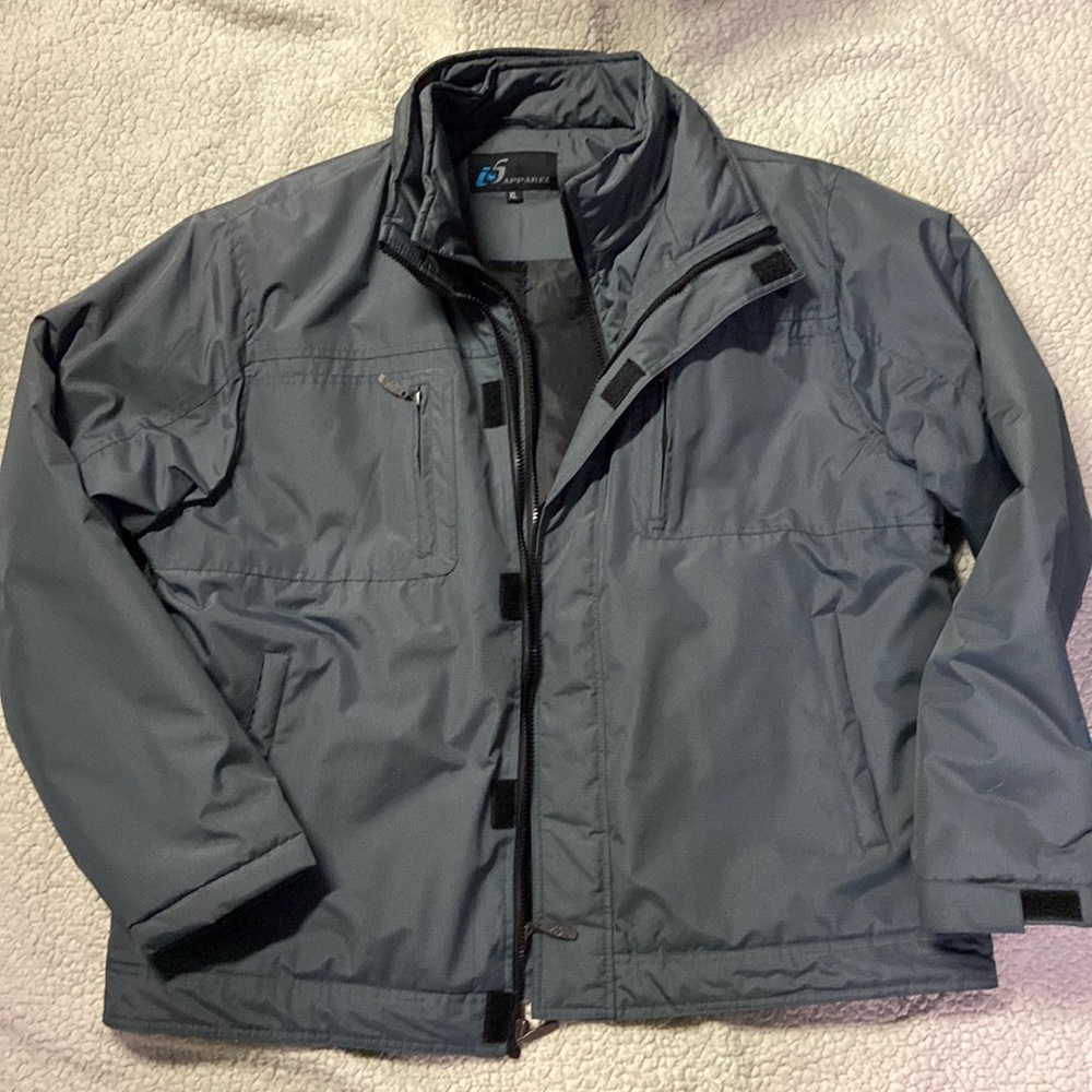 i5 apparel ski coat in great condition. Worn only a couple x’s SizeXL.